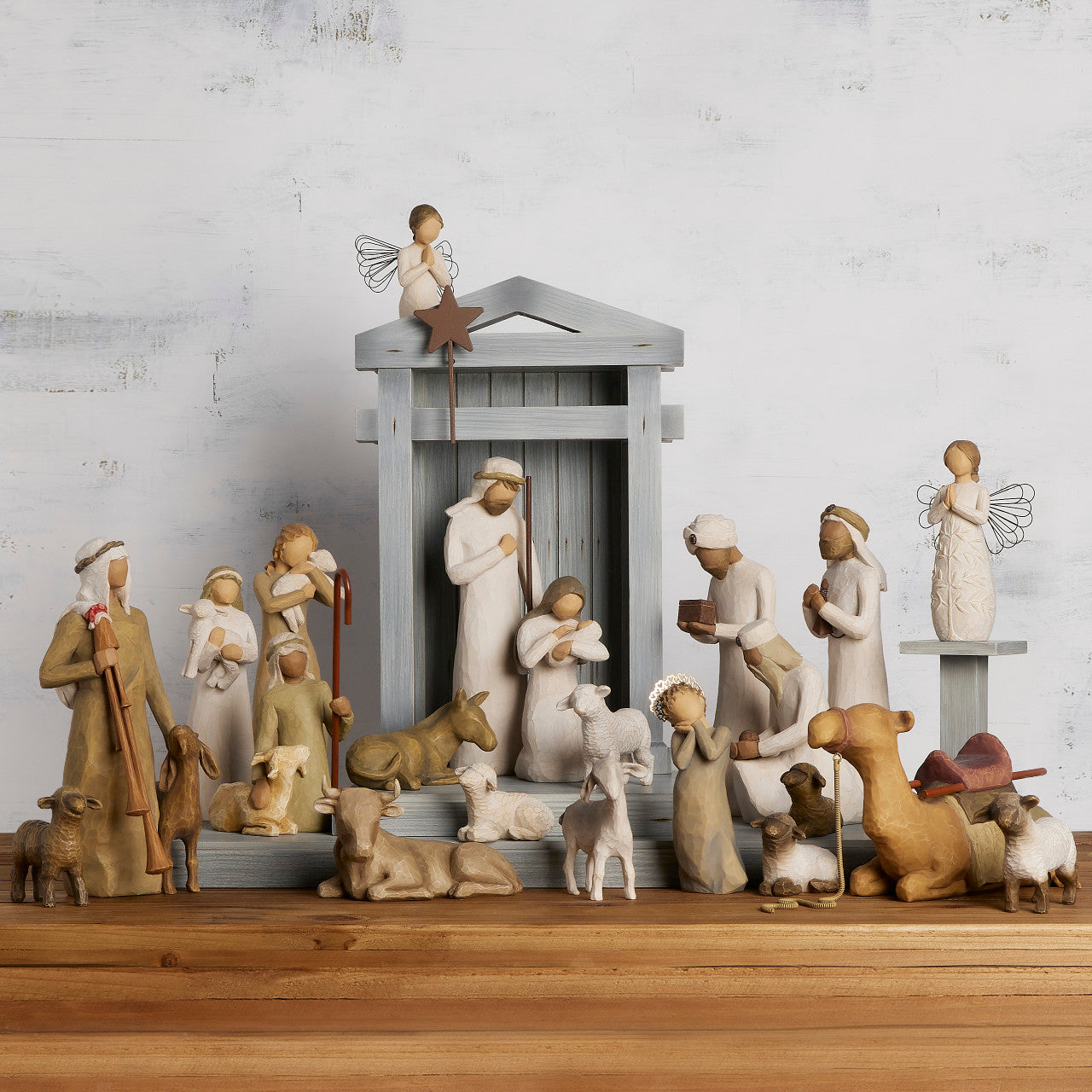 Nativity Premier plus Shepherds, Animals and Angels, 24-piece Set